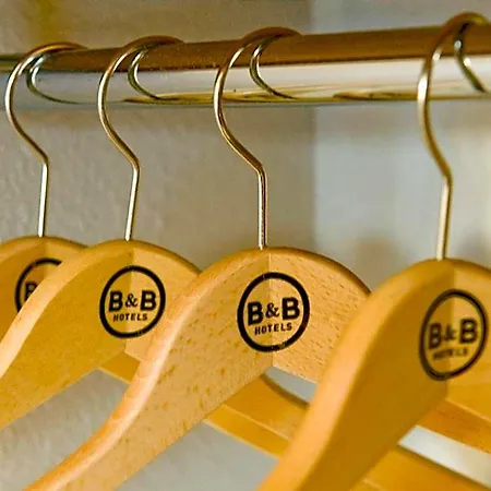 B&B Hotel Cherbourg מלון שרבורג